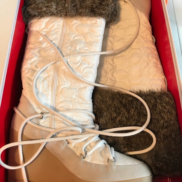 COACH boots with rabbit fur - Picture 3 of 3